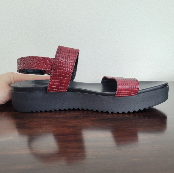 Snake Skin Platform Sandals V Leather Wide Straps Chunky Red Black Sz 39/9 - Picture 6 of 13